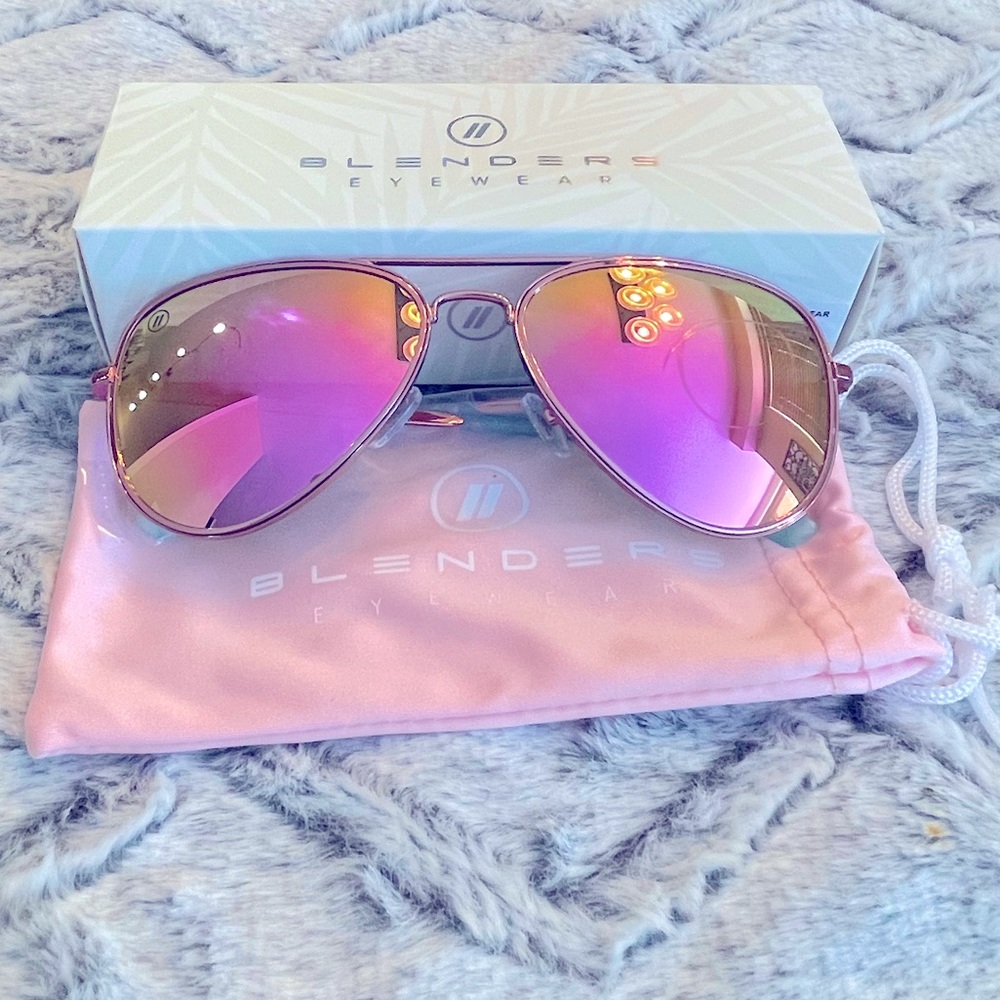 Blenders Air Wonderful Gloss Pink/Polarized Pink NWT